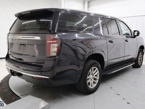 Used 2024 Chevrolet Suburban LT image 2