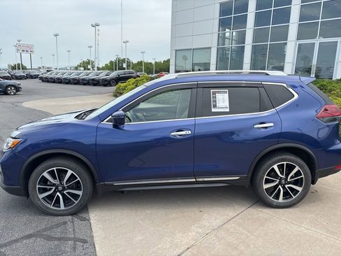 Used 2019 Nissan Rogue SL w/ Premium Package AWD/4WD image 9