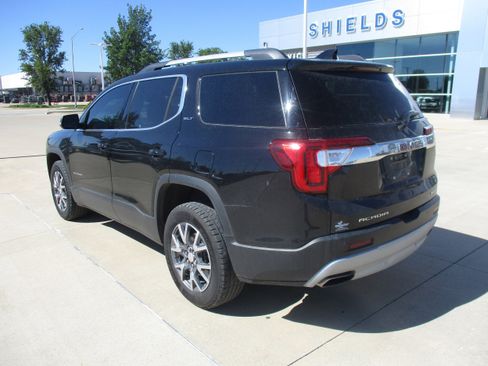 Used 2022 GMC Acadia SLT AWD/4WD image 4