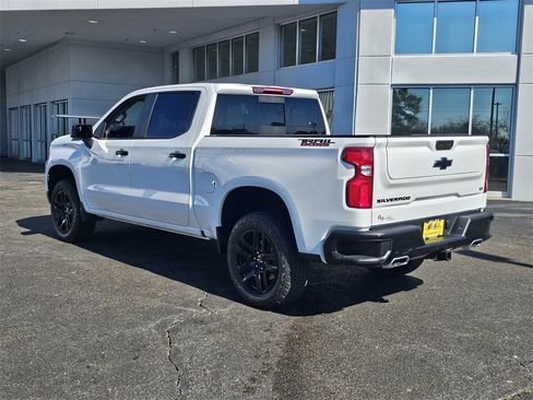 Used 2025 Chevrolet Silverado 1500 LT Trail Boss w/ Convenience Package II image 6