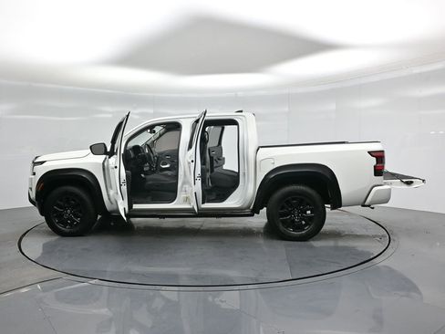 Used 2022 Nissan Frontier SV w/ Technology Package image 36