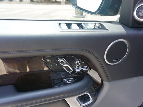 Used 2018 Land Rover Range Rover Supercharged AWD/4WD image 3