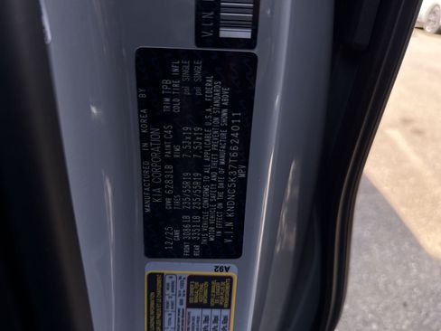 New 2026 Kia Carnival EX FWD image 46