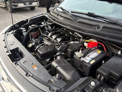 Used 2019 Ford Explorer XLT w/ Equipment Group 201A AWD/4WD image 10