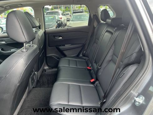 Used 2023 Nissan Rogue SV w/ SV Premium B Package AWD/4WD image 18