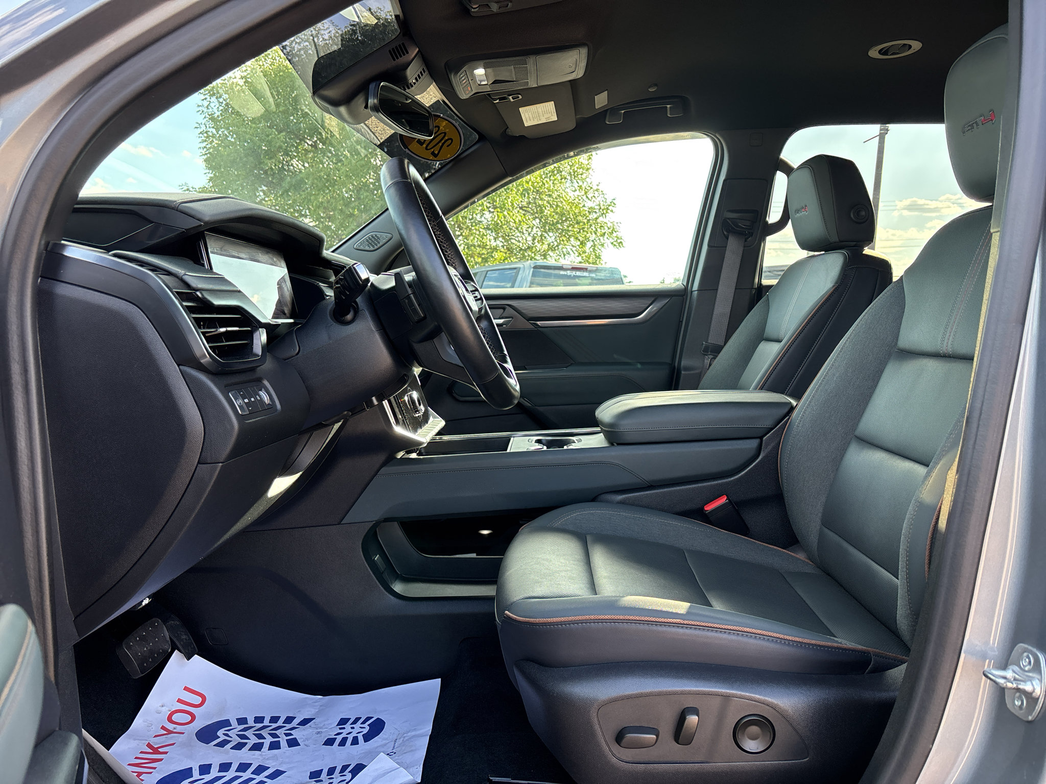 Used 2024 GMC Acadia AT4 w/ Luxury Package AWD/4WD image 13