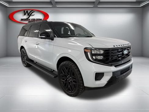 New 2026 Ford Expedition Platinum w/ Stealth Performance Package AWD/4WD image 3