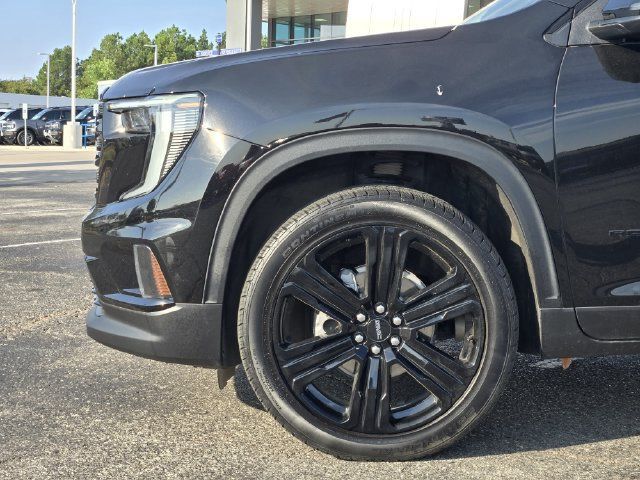 Used 2025 GMC Acadia Elevation w/ Elevation Premium Package FWD image 9