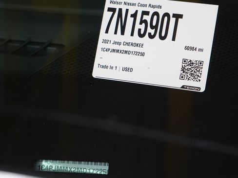 Used 2021 Jeep Cherokee Latitude Lux 80th Anniv w/ Quick Order Package 26U 80TH image 28