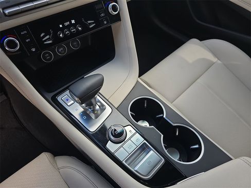 Used 2026 Genesis G70 2.5T image 24