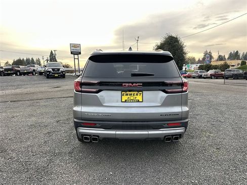 Used 2025 GMC Acadia Elevation image 4