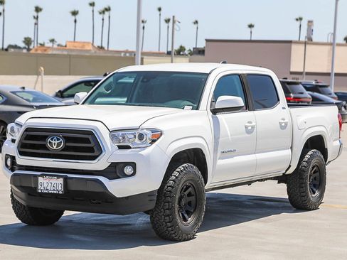 Used 2021 Toyota Tacoma SR5 RWD image 3