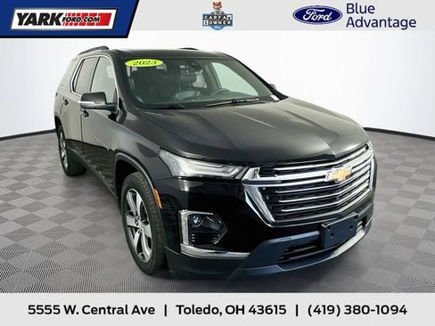 Used 2023 Chevrolet Traverse LT w/ LT Premium Package AWD/4WD image 1