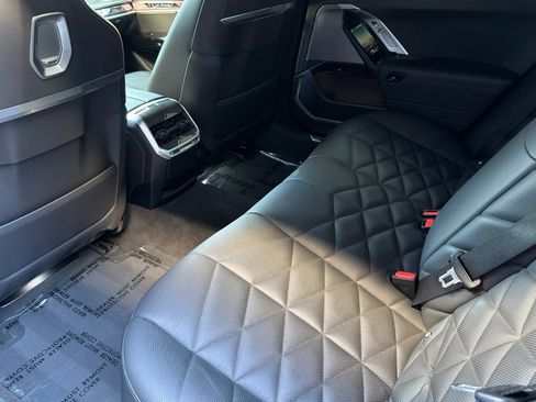 Used 2023 BMW 740i w/ Parking Assistance Package RWD image 11
