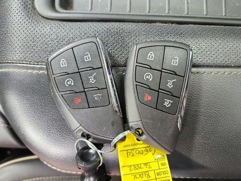 Used 2023 GMC Yukon SLT w/ SLT Premium Package AWD/4WD image 14