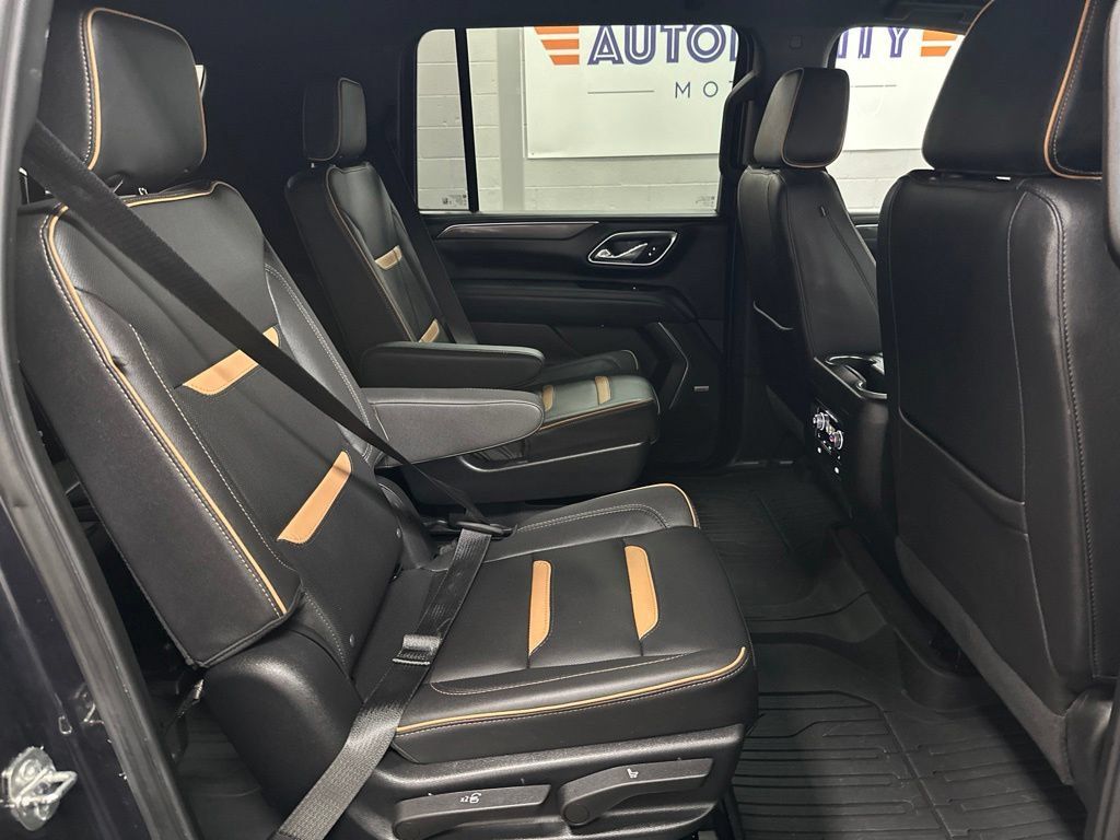 Used 2023 GMC Yukon XL AT4 w/ Technology Package AWD/4WD image 20