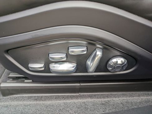 Used 2021 Porsche Panamera GTS image 18