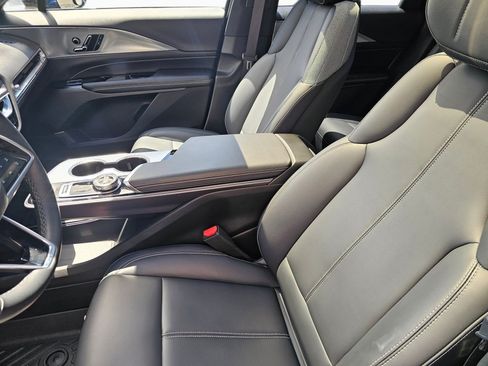 Certified 2024 Cadillac Lyriq Tech RWD image 25