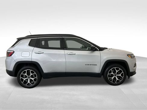 Used 2025 Jeep Compass Limited AWD/4WD image 7