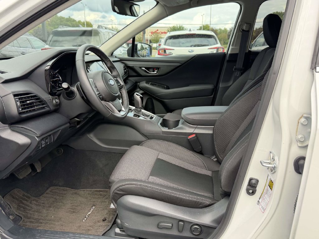 Certified 2025 Subaru Outback Premium AWD/4WD image 18