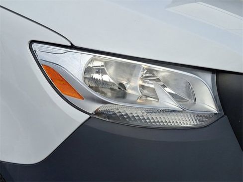 Used 2025 Mercedes-Benz Sprinter 2500 image 9