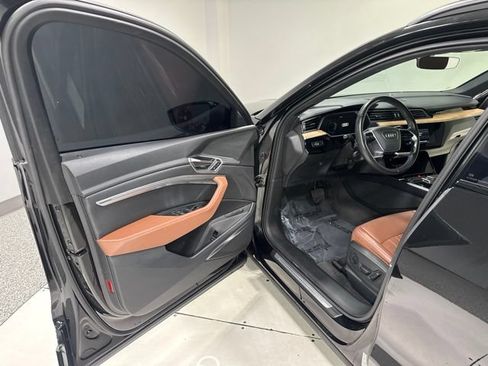 Used 2024 Audi Q8 e-tron Premium Plus w/ Premium Plus Package AWD/4WD image 12