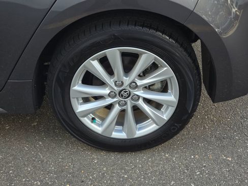 Used 2025 Toyota Corolla SE image 39