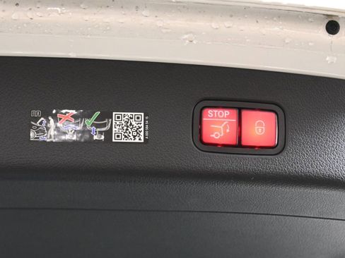 Certified 2026 Mercedes-Benz GLC 300 4MATIC image 33