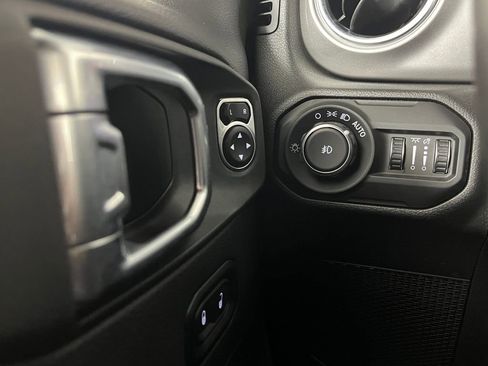 Used 2021 Jeep Wrangler Unlimited Sahara AWD/4WD image 25