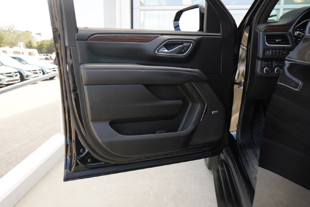 Used 2024 Chevrolet Tahoe High Country w/ Advanced Technology Package AWD/4WD image 13
