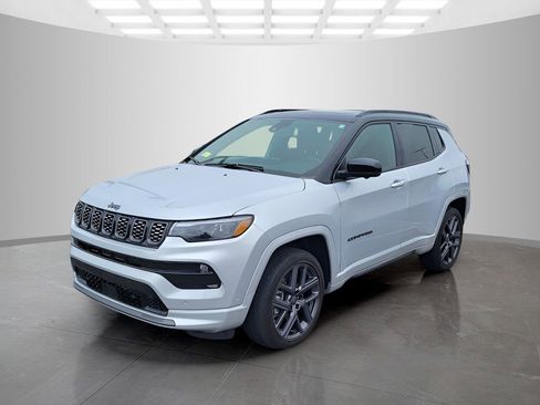 Used 2024 Jeep Compass Limited w/ Driver Assist Group I AWD/4WD image 3