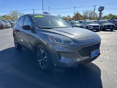 Used 2022 Ford Escape SE w/ SE Sport Appearance Package
