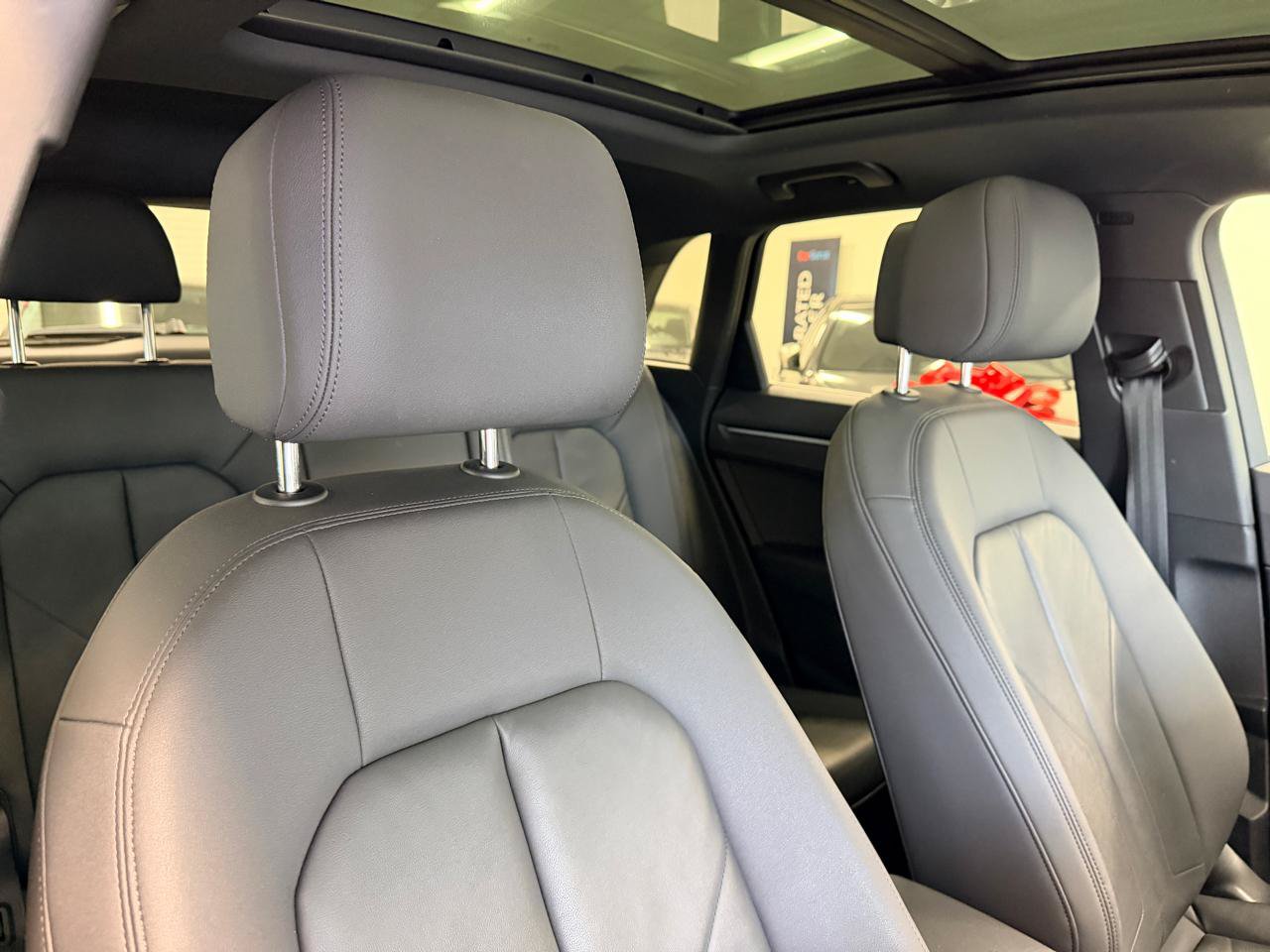 Used 2020 Audi Q3 2.0T Premium w/ Convenience Package AWD/4WD image 29