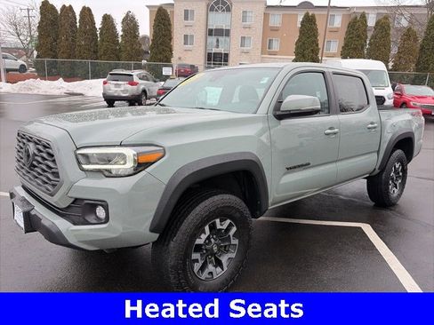 Used 2023 Toyota Tacoma TRD Off-Road image 3