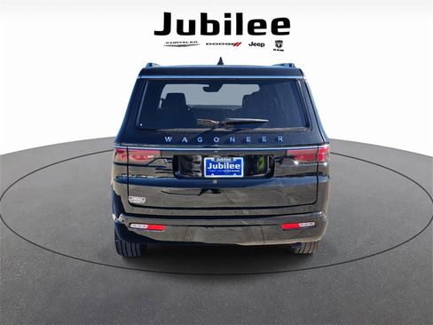 New 2025 Jeep Wagoneer Series II image 3
