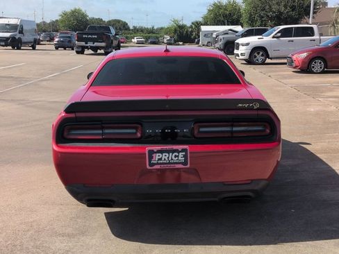 Used 2015 Dodge Challenger SRT Hellcat RWD image 6