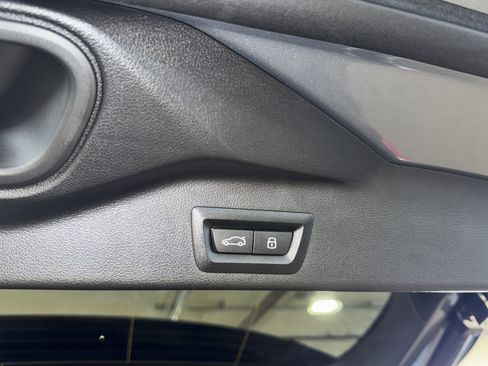 Certified 2025 BMW X5 xDrive50e w/ M Sport Package image 14