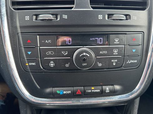 Used 2017 Dodge Grand Caravan GT image 20