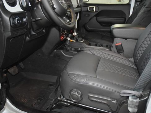 Used 2024 Jeep Wrangler Unlimited Sport AWD/4WD image 40