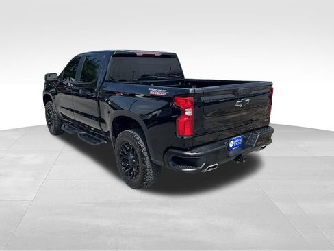 Used 2023 Chevrolet Silverado 1500 LT Trail Boss w/ LPO, Dark Essentials Package AWD/4WD image 4