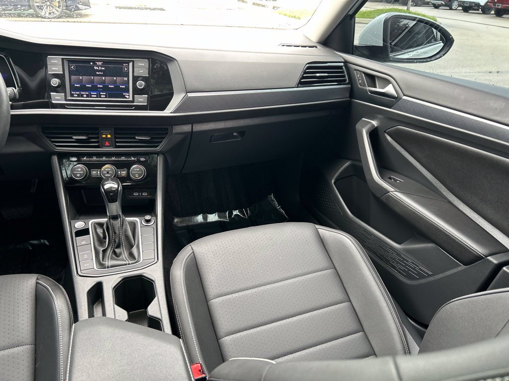 Certified 2024 Volkswagen Jetta SE FWD image 11