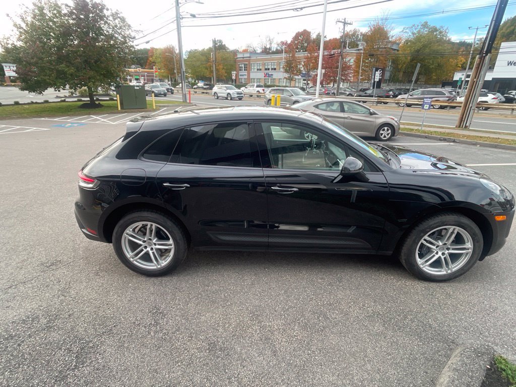 Used 2023 Porsche Macan AWD/4WD image 5