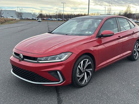 Used 2025 Volkswagen Jetta SEL image 15