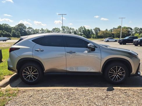 Used 2024 Lexus NX 250 FWD w/ Towing Package (2000 Lbs) image 3