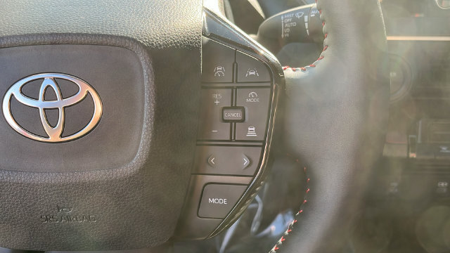 Used 2026 Toyota Prius Plug-In Hybrid FWD image 10