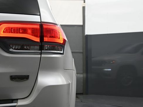 Used 2017 Jeep Grand Cherokee Summit w/ Trailer Tow Group IV image 11