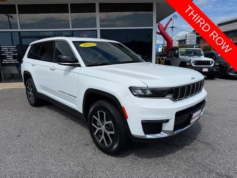 Used 2025 Jeep Grand Cherokee L Limited AWD/4WD image 2