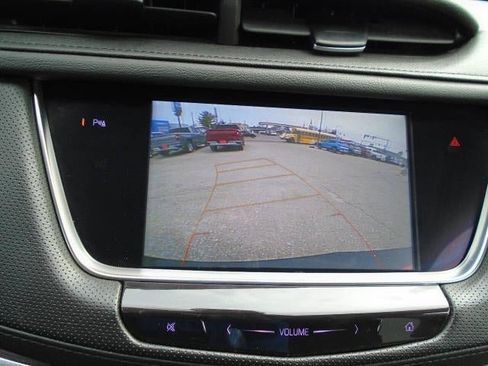 Used 2018 Cadillac XT5 Premium Luxury image 12