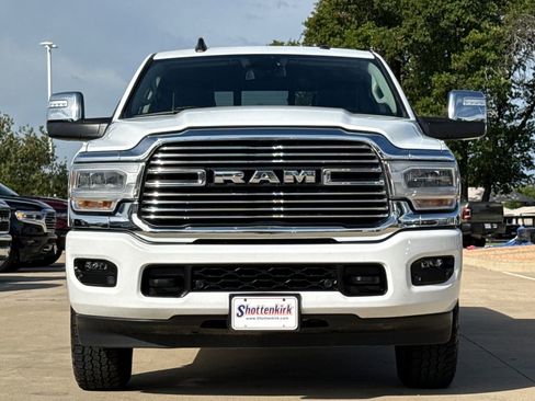 Used 2024 RAM 2500 Laramie AWD/4WD image 2