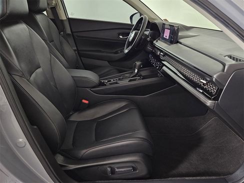 Used 2024 Honda Accord Touring image 31